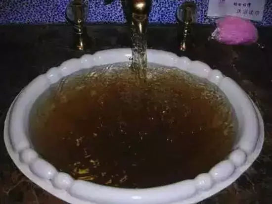 看看您家用的水管，是不銹鋼水管太貴，還是家人的健康不值得投資？